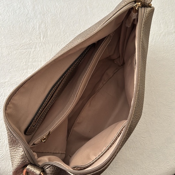 Faux Leather purse - Picture 4 of 6